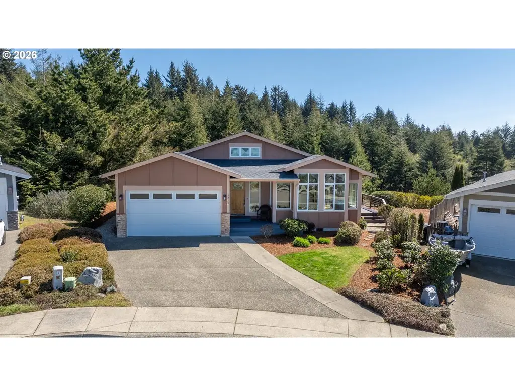 1225 Nautical Ln, Coos Bay, OR 97420 - #1