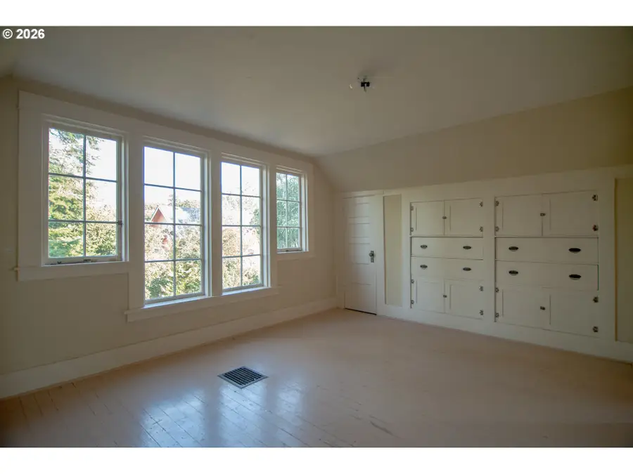 5914 N Burrage Ave, Portland, OR 97217 - #2