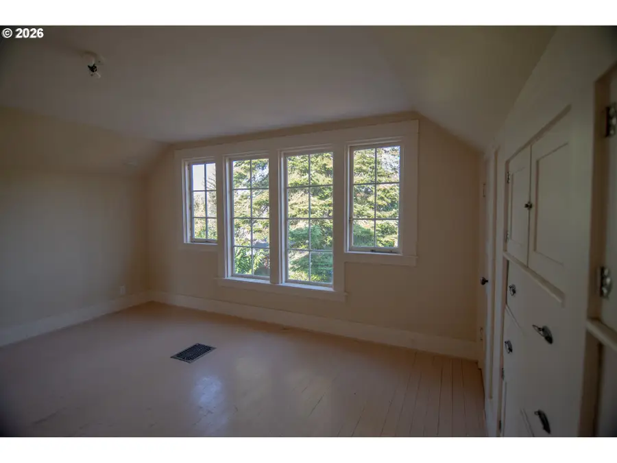 5914 N Burrage Ave, Portland, OR 97217 - #3