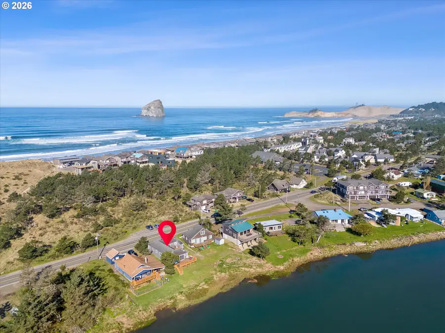34885 Cape Kiwanda Dr, Pacific City, OR 97135 - #3
