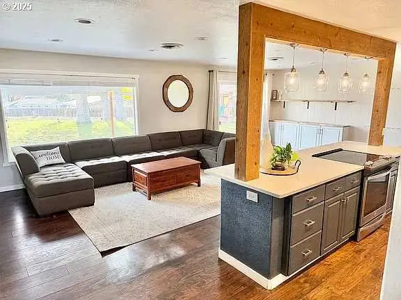 825 W Ridgeway Ave, Hermiston, OR 97838 - Image #3