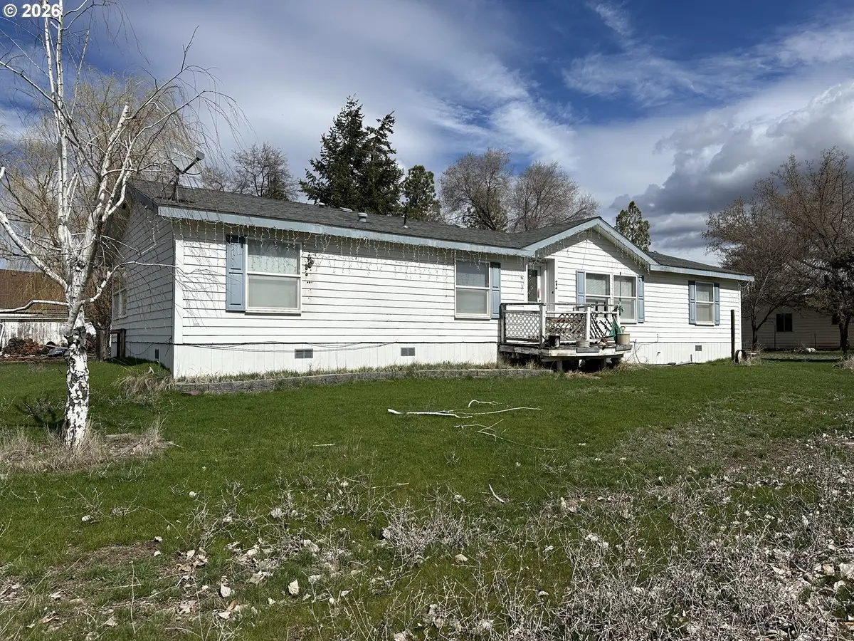 404 Second St, Fossil, OR 97830 - #1