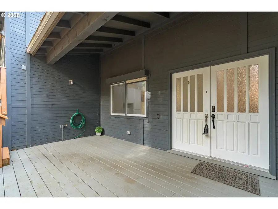 2090 Graham Dr, Eugene, OR 97405 - #2