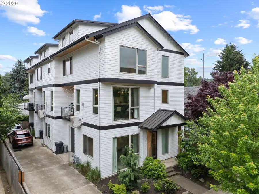 1122 SE Tenino St, Portland, OR 97202 - #2