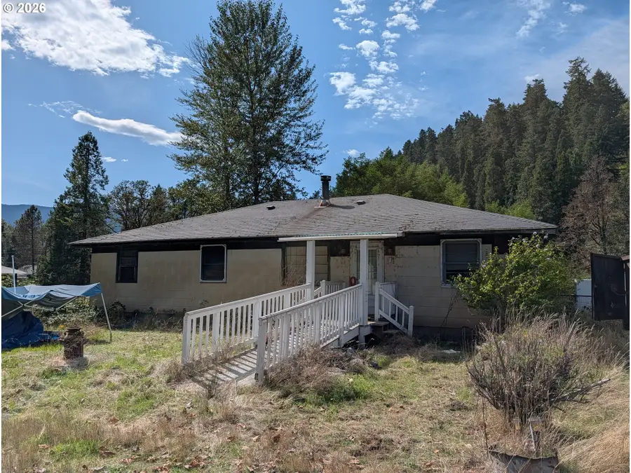 76526 W 2nd St, Oakridge, OR 97463 - #2