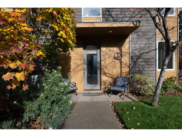 26 Mosier Creek Pl, Mosier, OR 97040