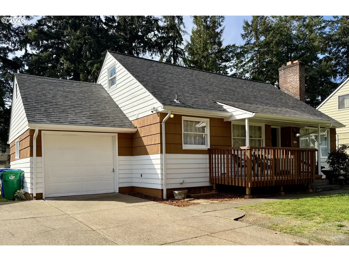 8906 NE Hancock St, Portland, OR 97220 - #1