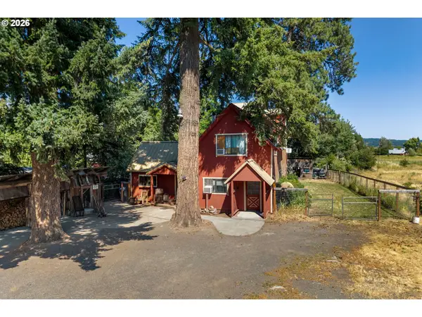 6 Jennings Rd, TroutLake, WA 98650