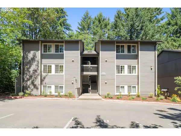 2417 SW Nebraska St #4, Portland, OR 97239
