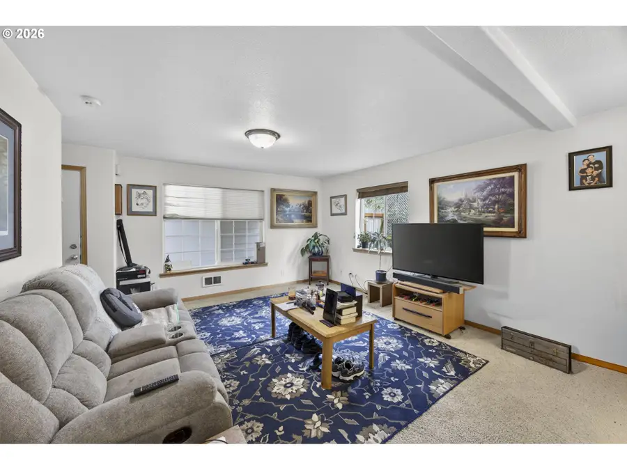 1150 Hemlock St #B8, Florence, OR 97439 - #3