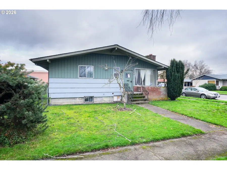 1704 10th Ave, Longview, WA 98632 - #3