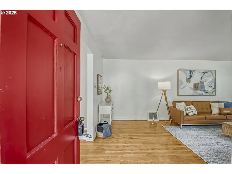 8906 NE Beech St, Portland, OR 97220 - #3
