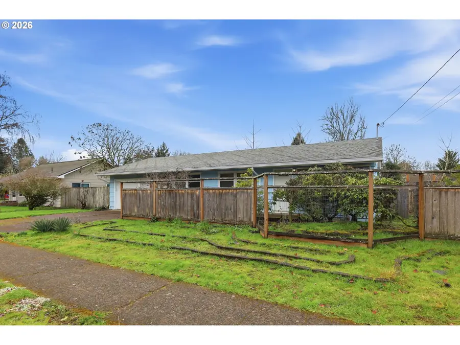 2710 NW Garfield Ave, Corvallis, OR 97330 - #3