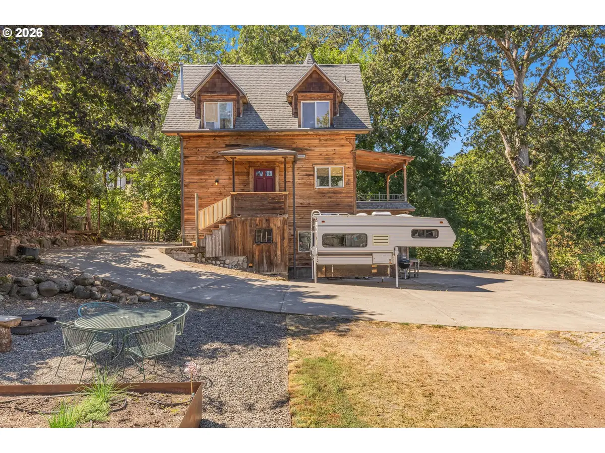 2260 Sherman Ave, Hood River, OR 97031 - #1
