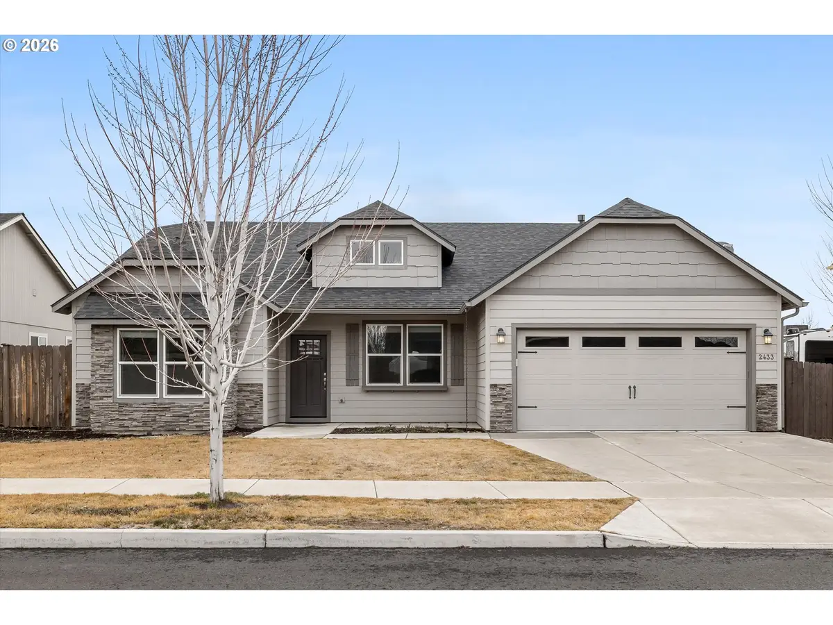 2433 NW Hazelwood Ave, Redmond, OR 97756 - #1