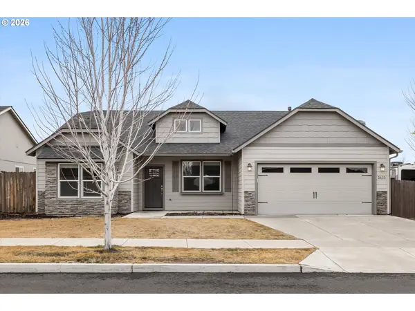2433 NW Hazelwood Ave, Redmond, OR 97756