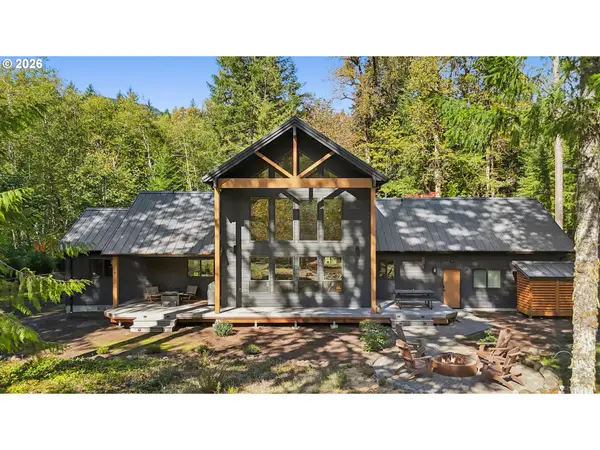 21994 E Lolo Pass Rd, Rhododendron, OR 97049