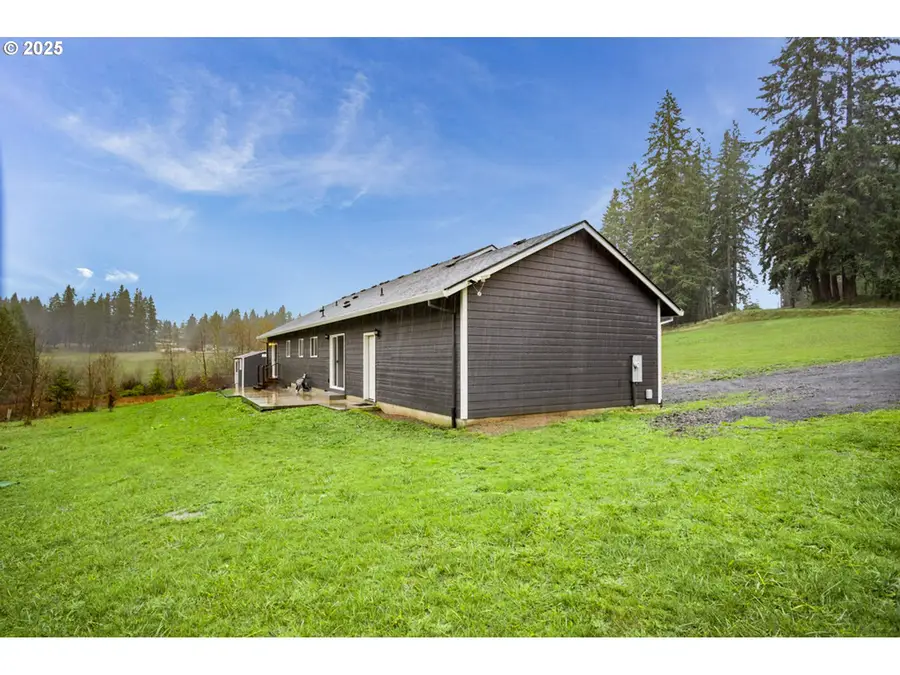 981 Schaffran Rd, Castle Rock, WA 98611 - Image #3