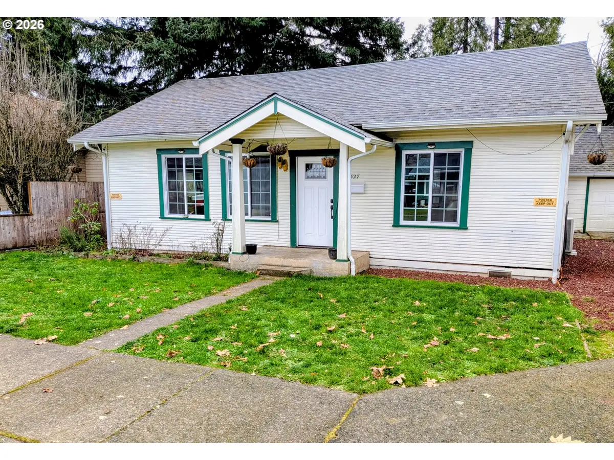 1327 Ash Ave, Cottage Grove, OR 97424 - #1