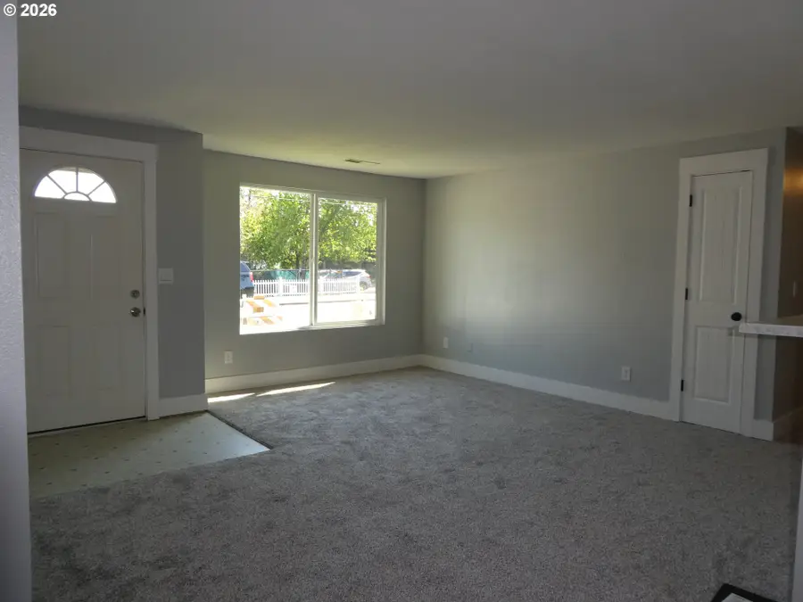 141 Hood St, Oregon City, OR 97045 - #3