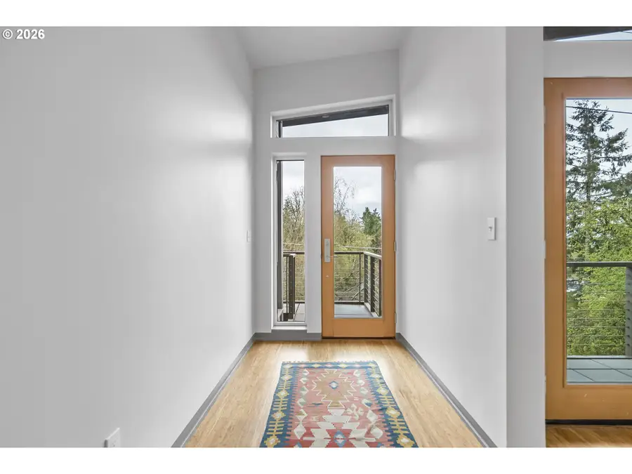 3741 SW Sweetbriar Dr, Portland, OR 97221 - #2