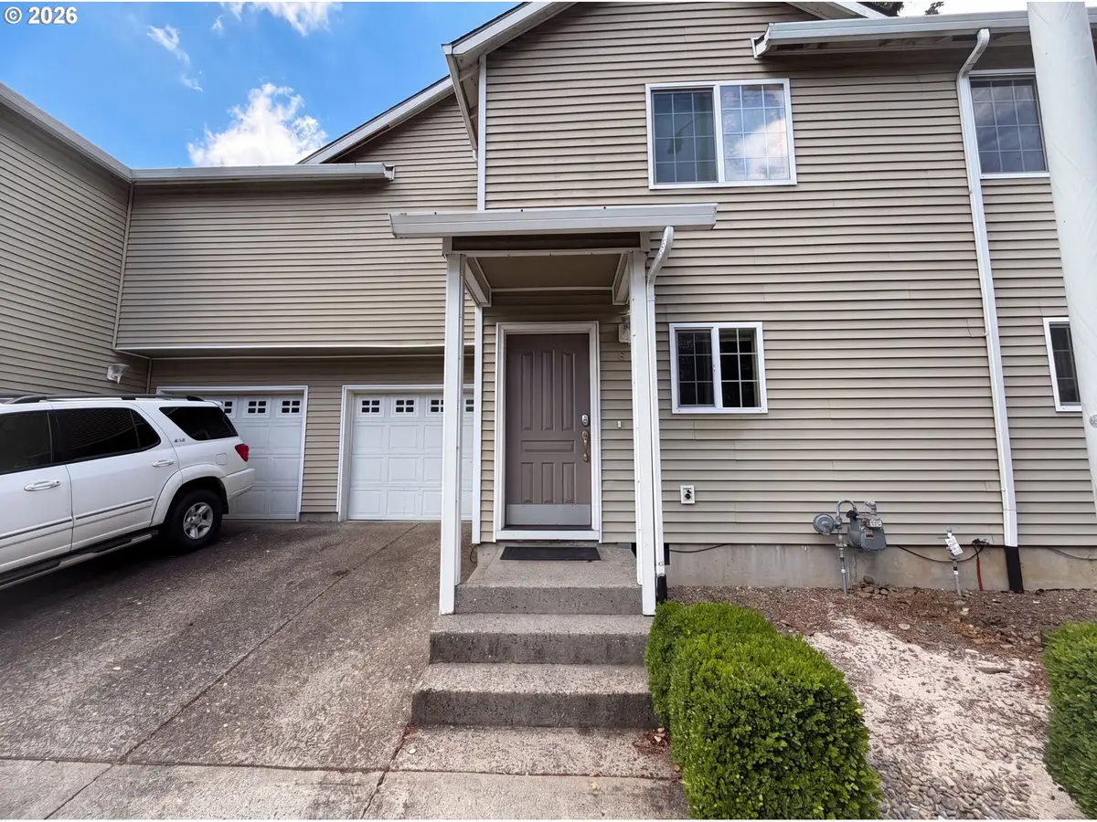 61 SE 171st Ave, Portland, OR 97233 - #1