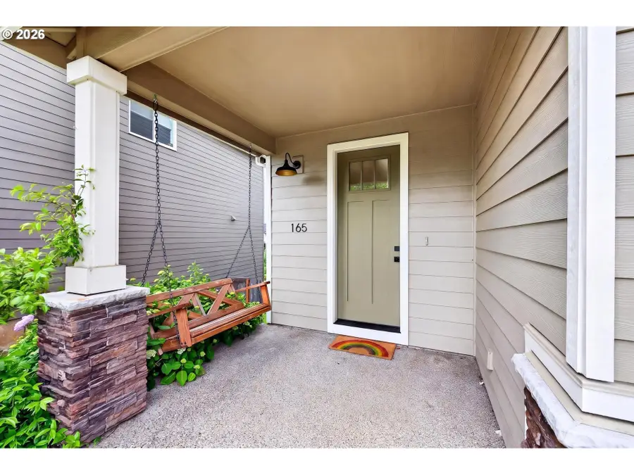 165 W Taylor Ct, Newberg, OR 97132 - #3