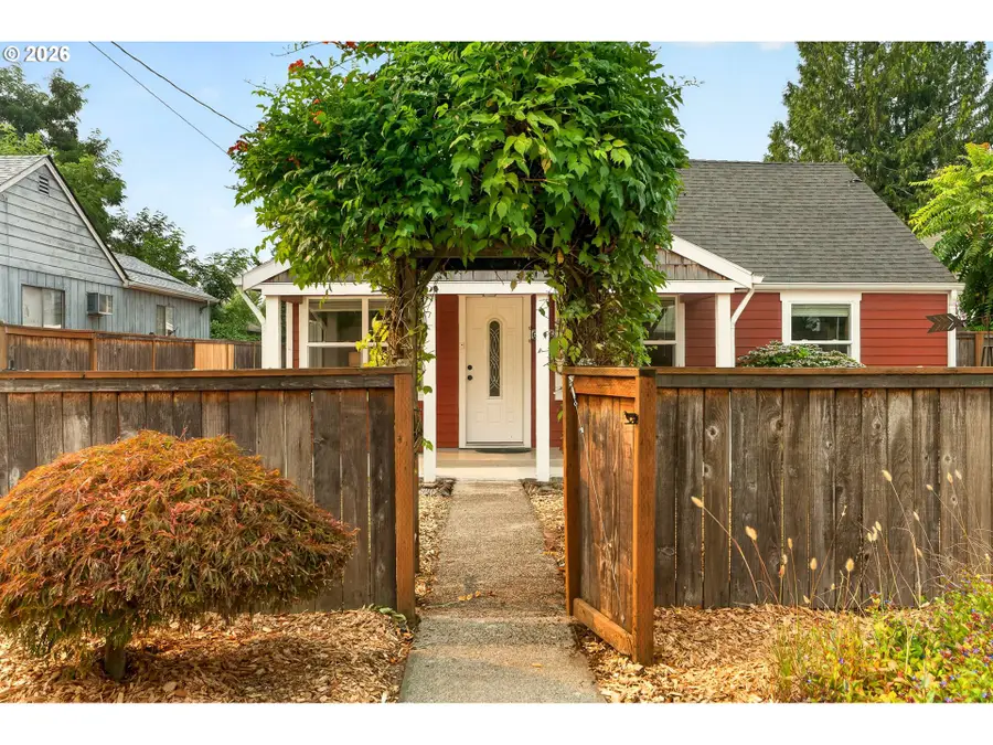 6416 SE Lambert St, Portland, OR 97206 - #2