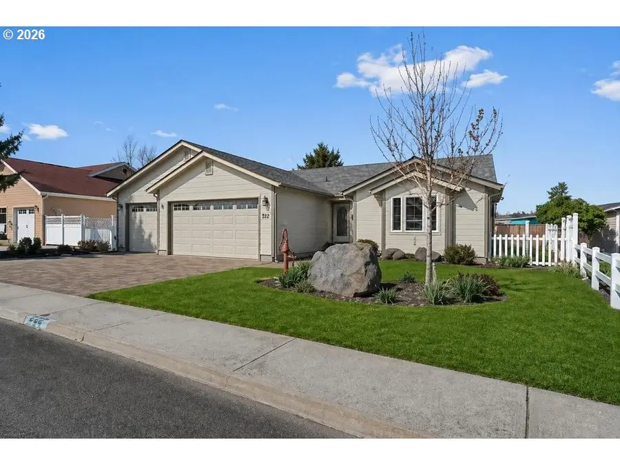 222 SW Meadow Lakes Dr, Prineville, OR 97754 - #2