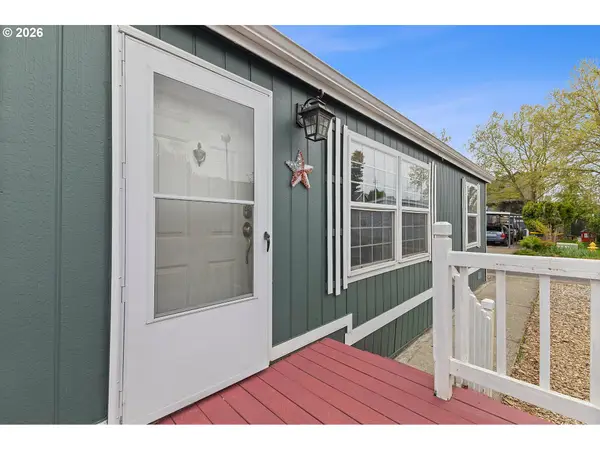 8300 NE Quatama St #81, Hillsboro, OR 97006