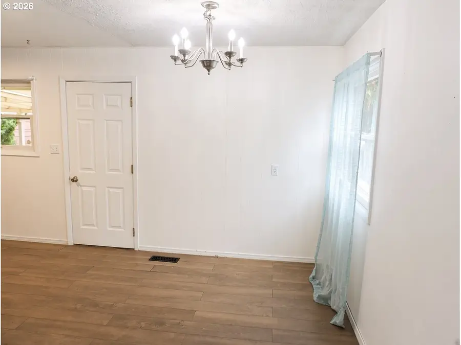 1127 SE 89th Ave, Portland, OR 97216 - #3