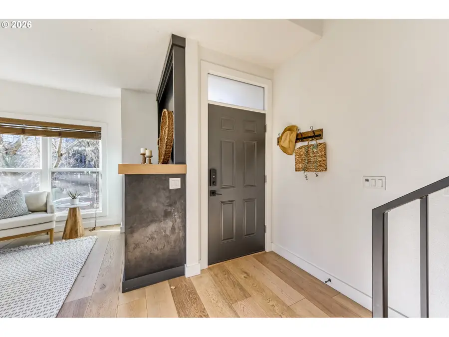 5036 SW View Point Ter, Portland, OR 97239 - Image #3