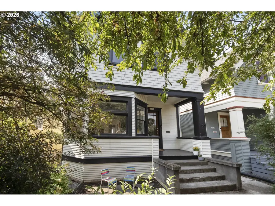 4026 SE Caruthers St, Portland, OR 97214 - #2