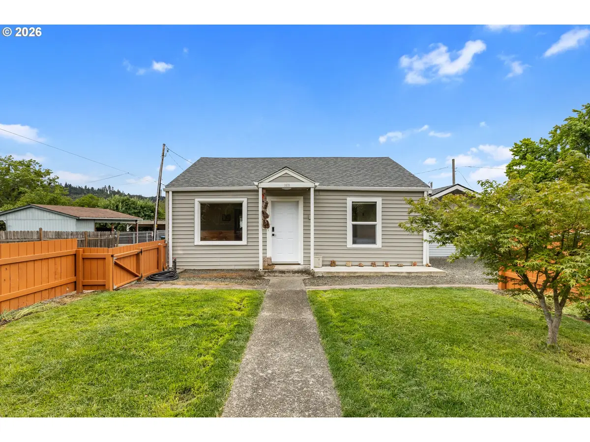 1331 NE Klamath Ave, Roseburg, OR 97470 - #1