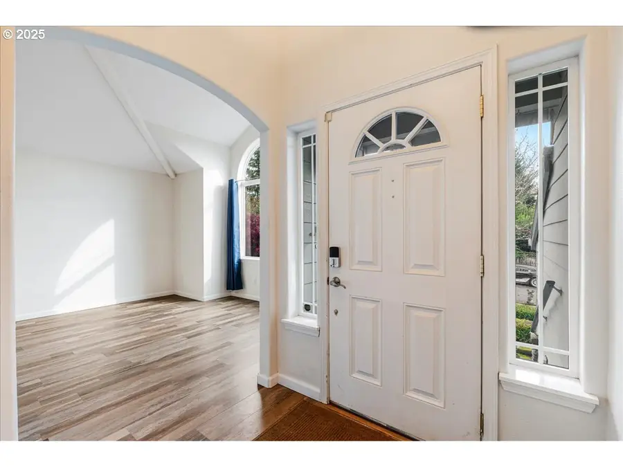 16331 Wayne Dr, Oregon City, OR 97045 - Image #3