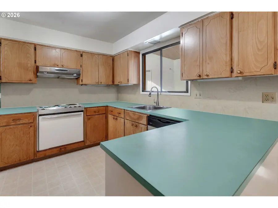 39 NE 113th Pl, Portland, OR 97220 - #2