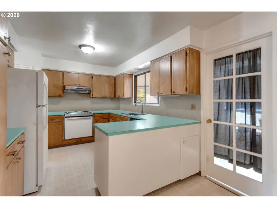 39 NE 113th Pl, Portland, OR 97220 - #3