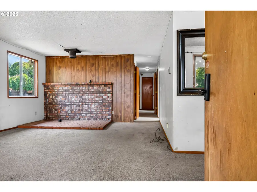 825 S Magnolia St, Cornelius, OR 97113 - #2