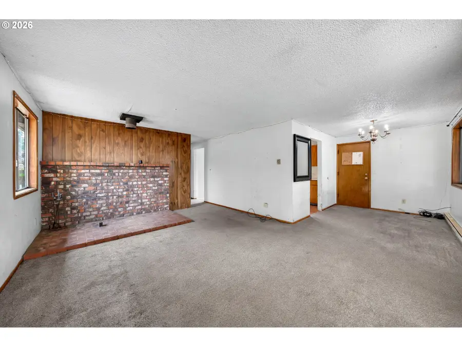 825 S Magnolia St, Cornelius, OR 97113 - #3