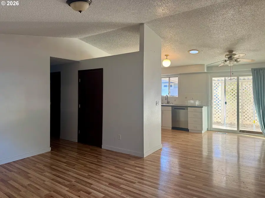 6633 SE 83rd Ave, Portland, OR 97266 - #2