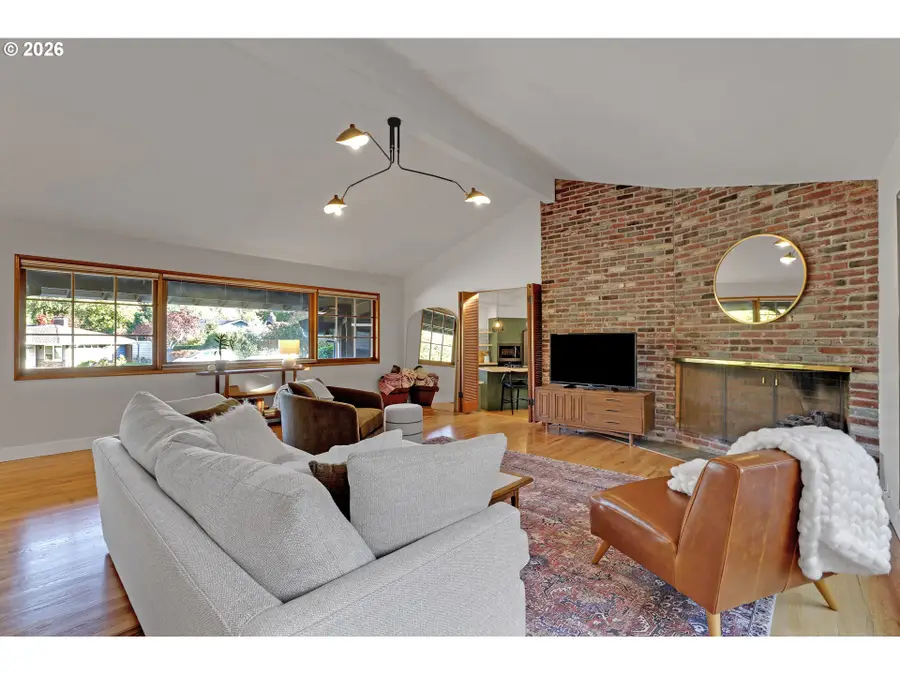 6820 SW Dover St, Portland, OR 97225 - #2