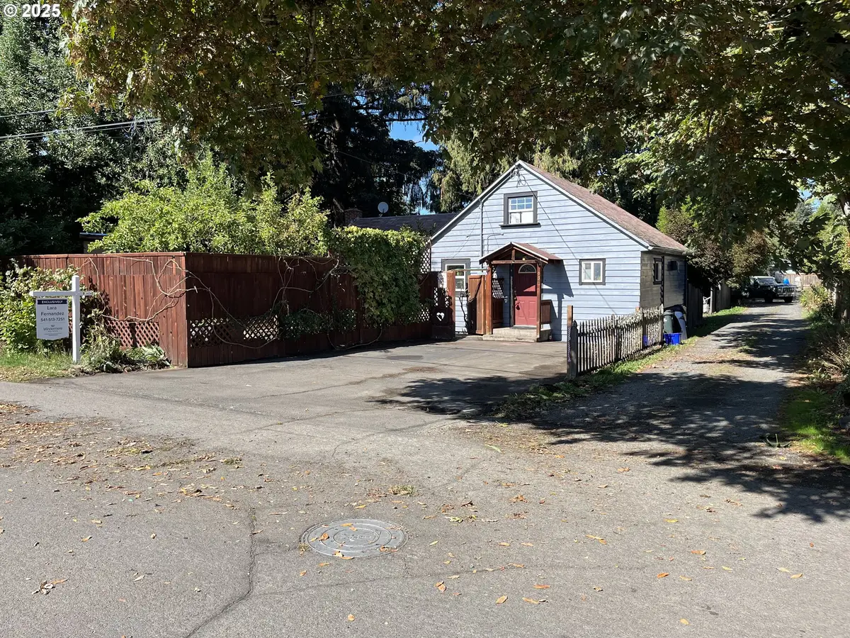 93 E Hillcrest Dr, Eugene, OR 97404 - Image #1