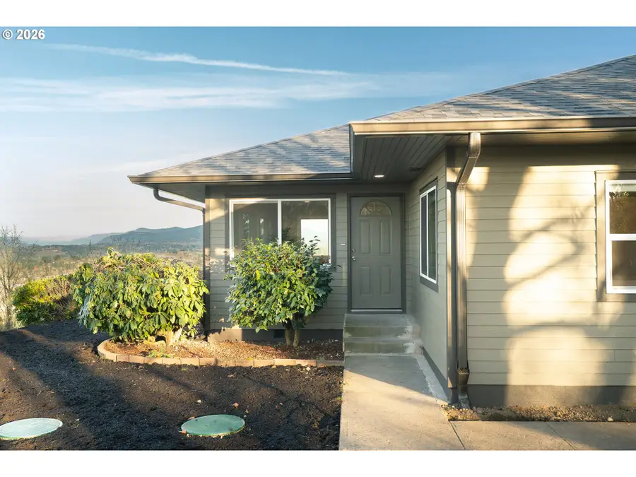 55 SW Lovhar Dr, Gresham, OR 97080 - #3