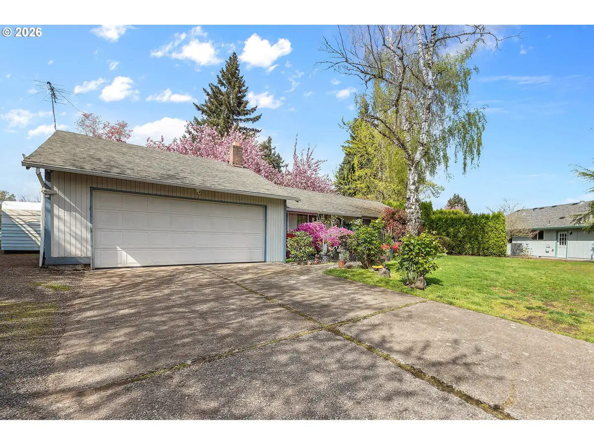 230 SW 8th Ave, Canby, OR 97013 - #1
