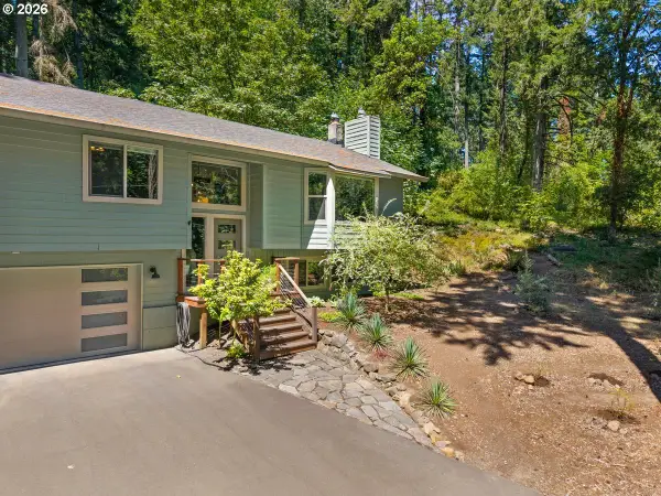30475 SW Riverwood Dr, WestLinn, OR 97068