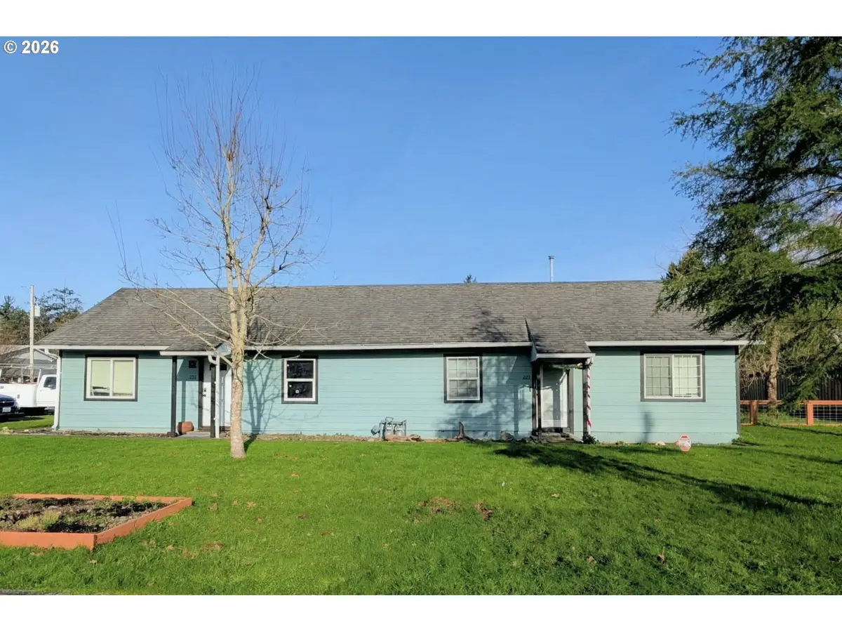 221 231 SW 2nd St, Warrenton, OR 97146 - Image #1