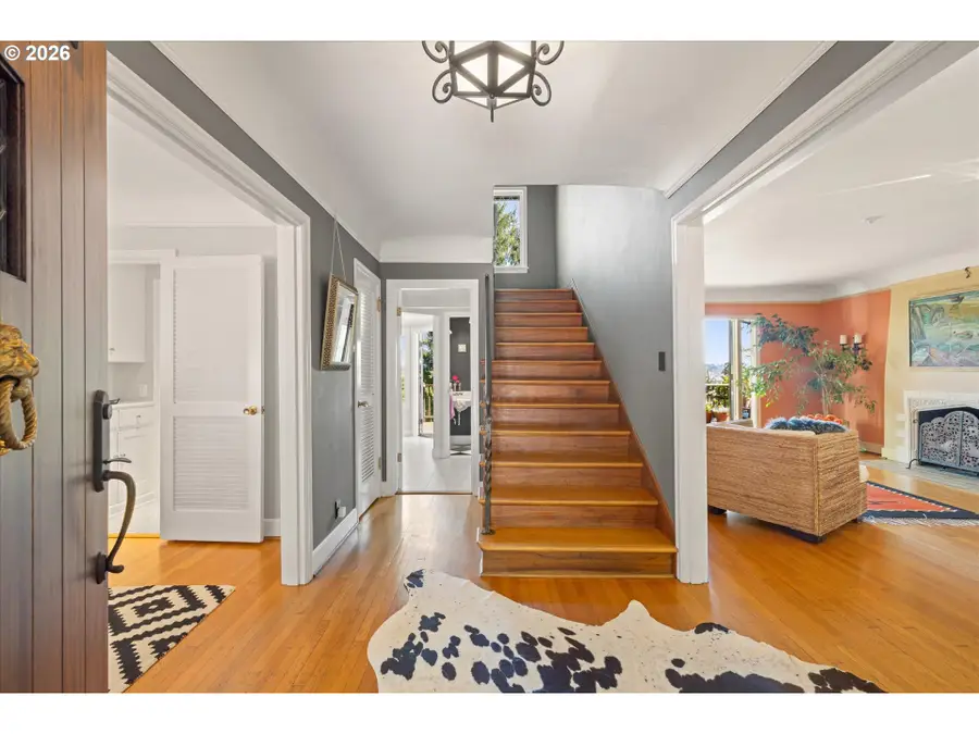 2939 NW Cornell Rd, Portland, OR 97210 - #2