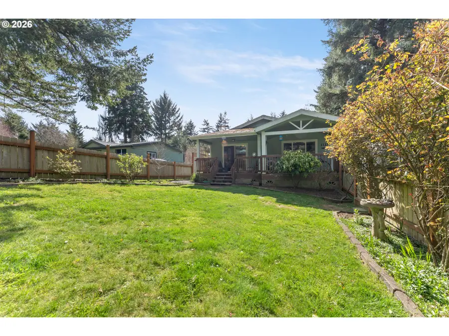 1122 SE 9th St, Bandon, OR 97411 - #3
