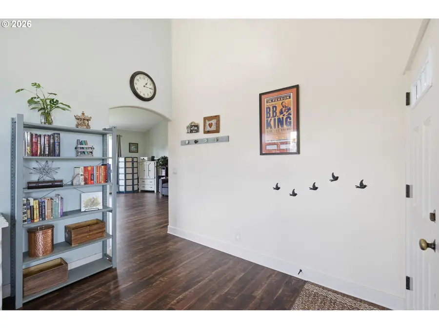 1076 S 40th Pl, Springfield, OR 97478 - #2