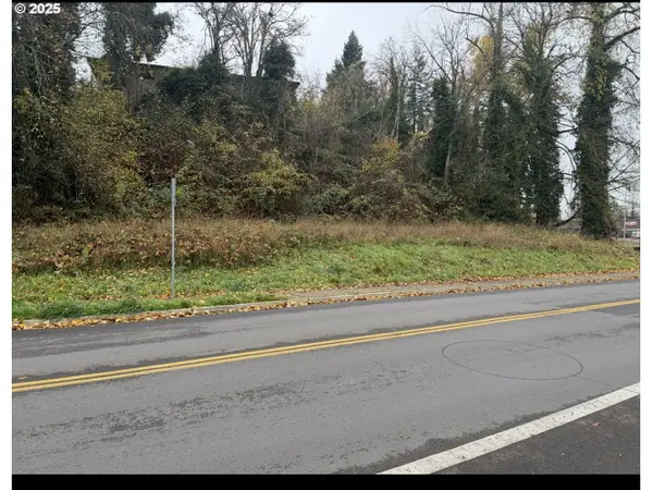 623 Mcclaine St, Silverton, OR 97381